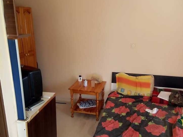 Дава се под наем Едностаен апартамент в Бургас, Център - 22 кв.м за 140 € - Снимка #1