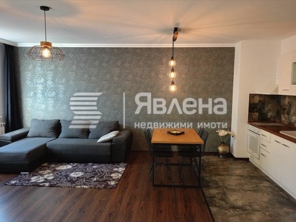 Дава се под наем Двустаен апартамент в София, Център - 75 кв.м за 650 € - Снимка #1