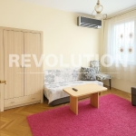 Дава се под наем Тристаен апартамент в Варна, Център - 92 кв.м за 575 € - Снимка #1