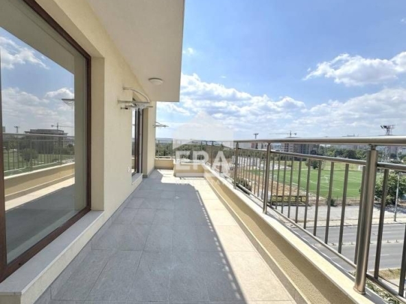 Тристаен апартамент в Варна, Победа - 100 кв.м за 1097 €/кв.м - Снимка #1