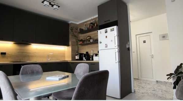 Тристаен апартамент в София, Витоша - 94 кв.м за 1969 €/кв.м - Снимка #1