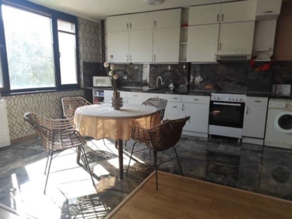 Дава се под наем Тристаен апартамент в София, Център - 104 кв.м за 746.64 € - Снимка #1