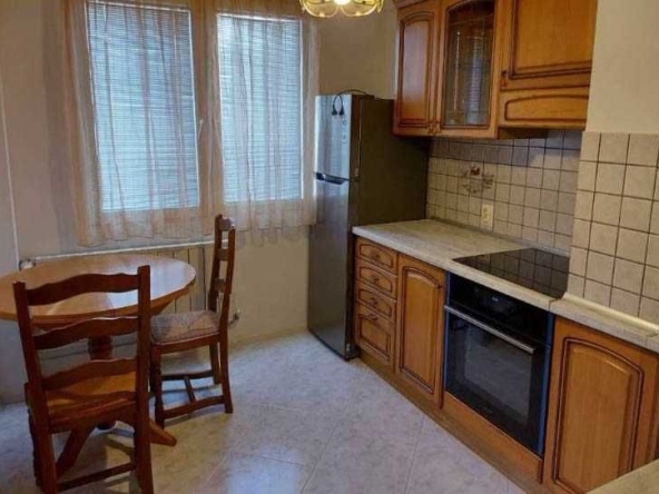 Дава се под наем Четиристаен апартамент в София, Изток - 142 кв.м за 548.25 € - Снимка #1