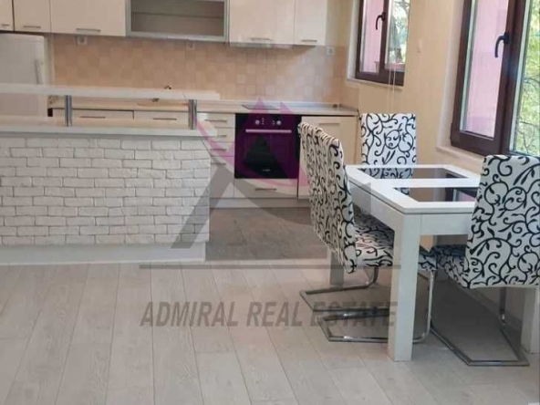 Дава се под наем Тристаен апартамент в Варна, ВИНС - 97 кв.м за 750 € - Снимка #1