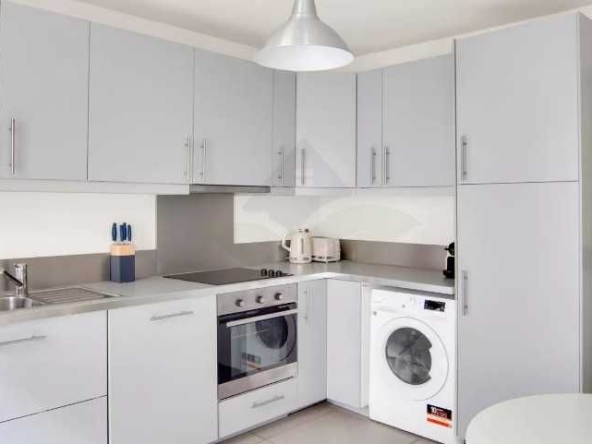 Дава се под наем Двустаен апартамент в Пловдив, Център - 46 кв.м за 193.8 € - Снимка #1