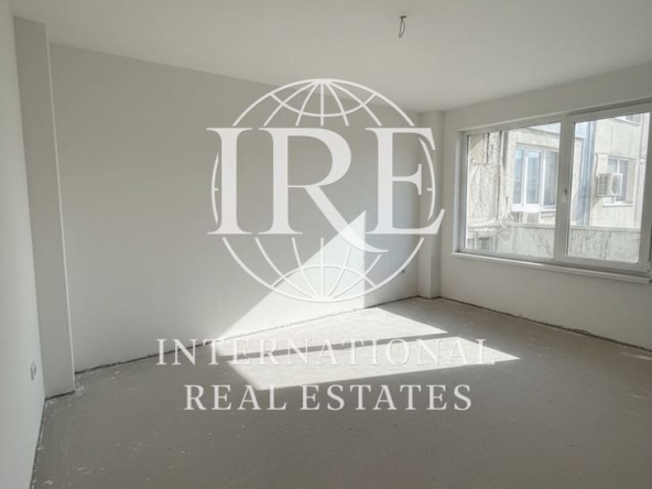 Тристаен апартамент в Варна, Лятно кино Тракия - 73 кв.м за 1052 €/кв.м - Снимка #1