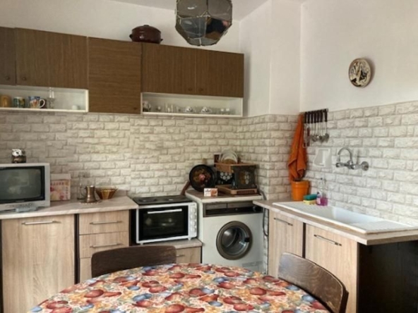 Дава се под наем Тристаен апартамент в София, Лозенец - 100 кв.м за 746.64 € - Снимка #1