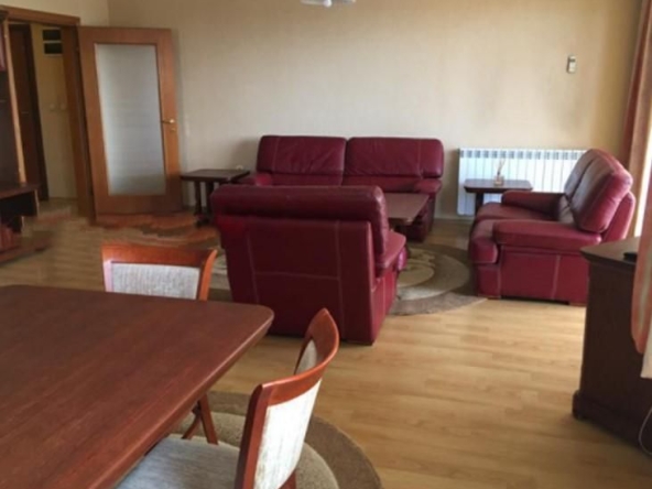 Дава се под наем Тристаен апартамент в София, Витоша - 144 кв.м за 1000 € - Снимка #1