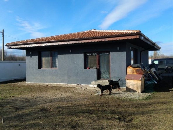 Къща в с. Яхиново, Област Кюстендил - 75 кв.м за 1150 €/кв.м - Снимка #1