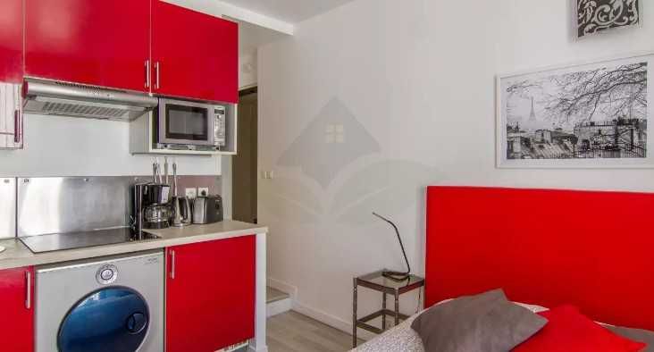 Дава се под наем Едностаен апартамент в Пловдив, Център - 23 кв.м за 132.6 € - Снимка #1