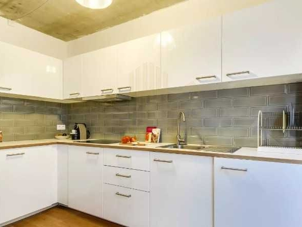 Дава се под наем Тристаен апартамент в Пловдив, Център - 72 кв.м за 239.7 € - Снимка #1