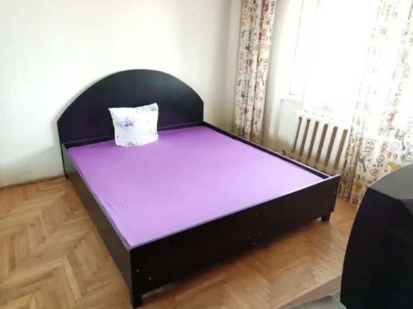 Дава се под наем Тристаен апартамент в Пловдив, Център - 80 кв.м за 229.5 € - Снимка #1