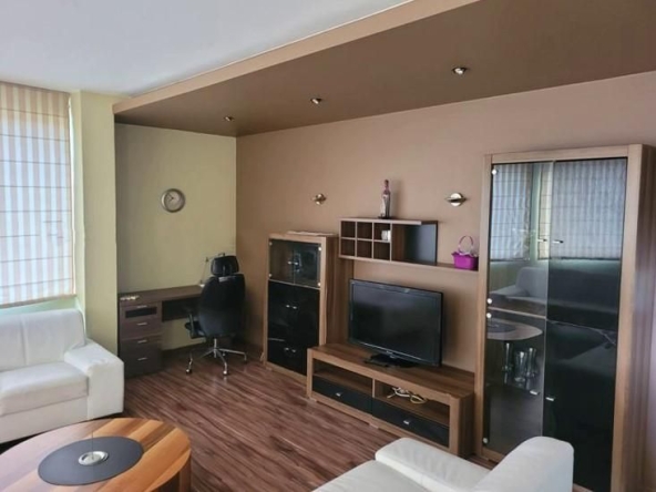 Дава се под наем Тристаен апартамент в София, Студентски град - 129 кв.м за 849 € - Снимка #1