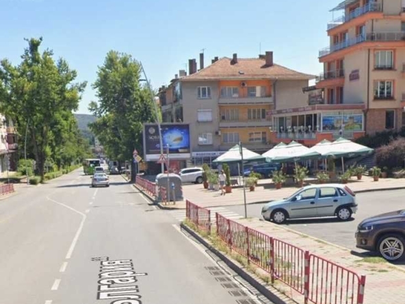 Тристаен апартамент в Велико Търново, Акация - 82 кв.м за 1508 €/кв.м - Снимка #1