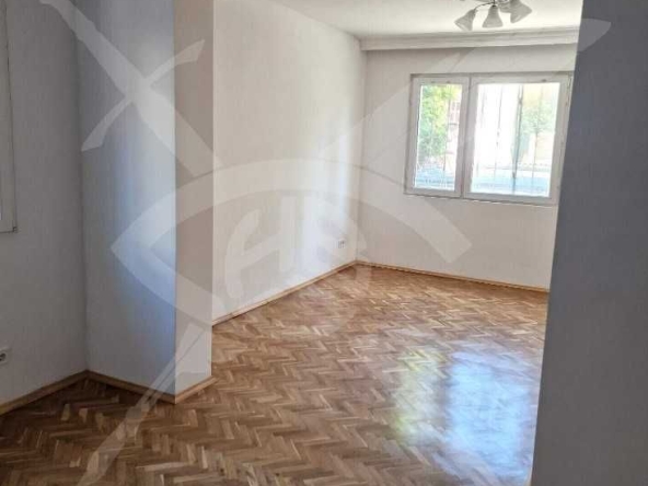 Дава се под наем Офис в Пловдив, Център - 100 кв.м за 1196.97 € - Снимка #1