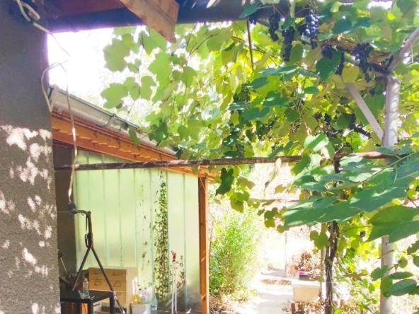 Къща в с. Долни Раковец, Област Перник - 72 кв.м за 602 €/кв.м - Снимка #1