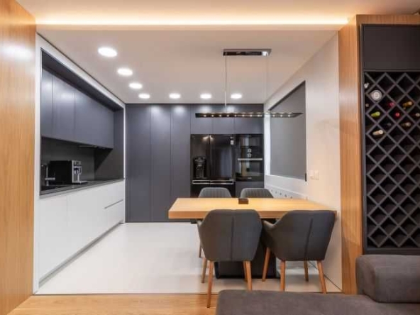 Дава се под наем Тристаен апартамент в София, Белите брези - 100 кв.м за 816 € - Снимка #1