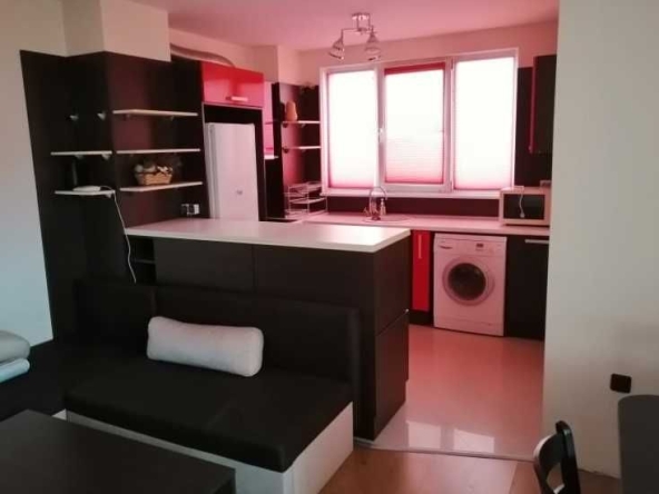 Дава се под наем  в Пловдив, Младежки Хълм - 20 кв.м за 109.65 € - Снимка #1