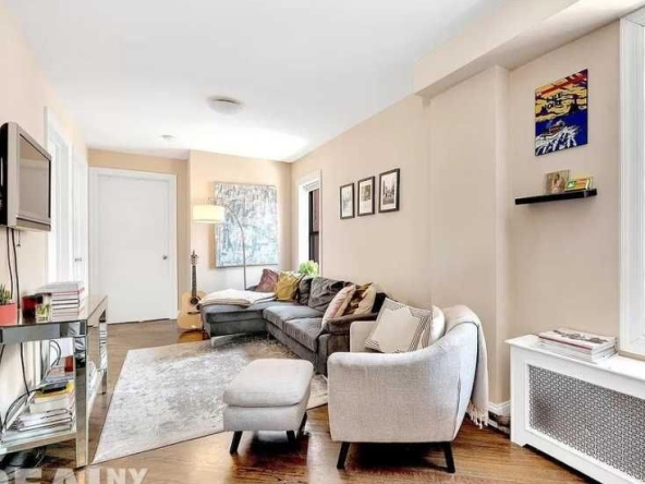 Дава се под наем Едностаен апартамент в Пловдив, Каменица 1 - 15 кв.м за 204 € - Снимка #1