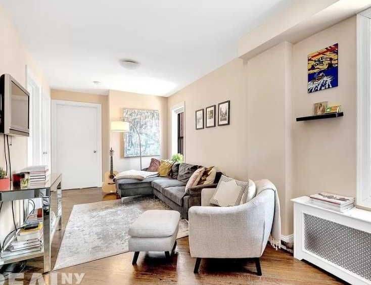 Дава се под наем Едностаен апартамент в Пловдив, Каменица 1 - 15 кв.м за 204 € - Снимка #1