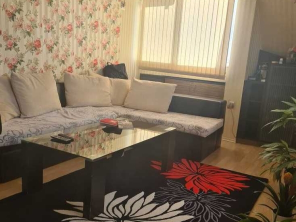 Дава се под наем Двустаен апартамент в Бургас, Лазур - 62 кв.м за 200 € - Снимка #1