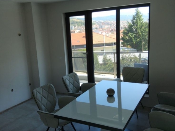 Тристаен апартамент в Благоевград, Широк център - 70 кв.м за 2229 €/кв.м - Снимка #1