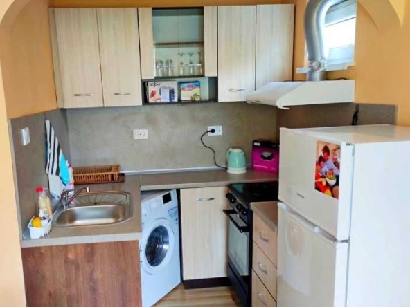 Дава се под наем Едностаен апартамент в Бургас, Център - 33 кв.м за 150 € - Снимка #1