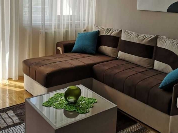 Дава се под наем Тристаен апартамент в Пловдив, Каменица 1 - 96 кв.м за 341.7 € - Снимка #1