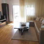 Дава се под наем Двустаен апартамент в Пловдив, Център - 62 кв.м за 295.8 € - Снимка #1