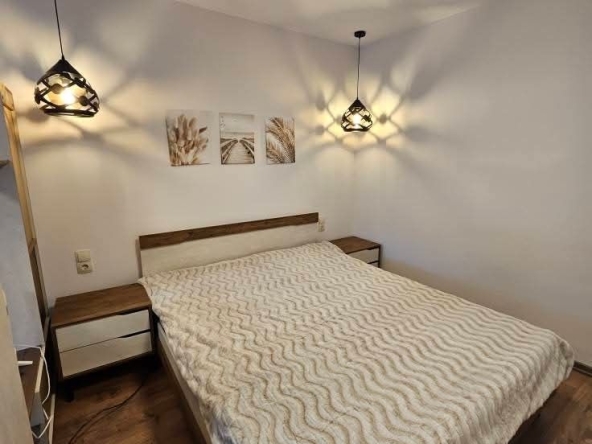 Дава се под наем Едностаен апартамент в Банско - 48 кв.м за 448.8 € - Снимка #1