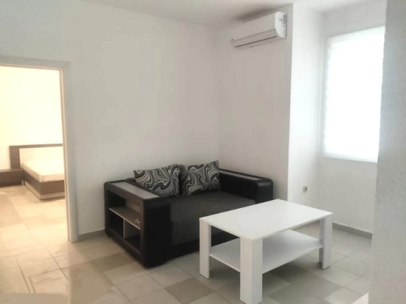 Дава се под наем Двустаен апартамент в Пловдив, Тракия - 65 кв.м за 255 € - Снимка #1