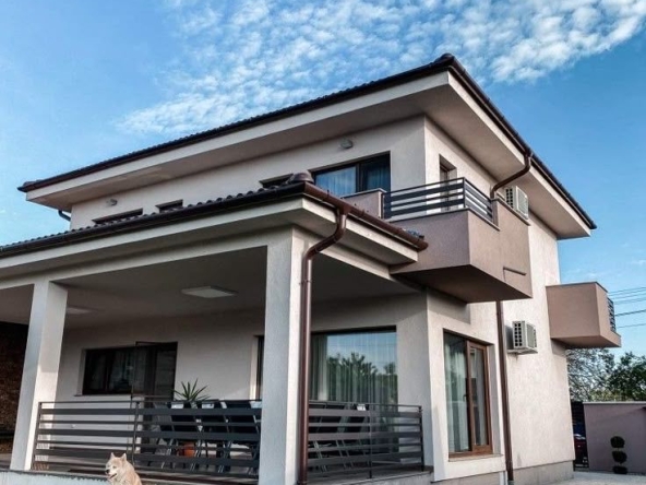 Дава се под наем Къща в с. Борилово, Област Стара Загора - 200 кв.м за 510 € - Снимка #1