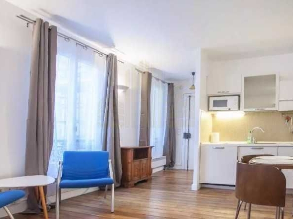 Дава се под наем Двустаен апартамент в Пловдив, Център - 46 кв.м за 183.6 € - Снимка #1
