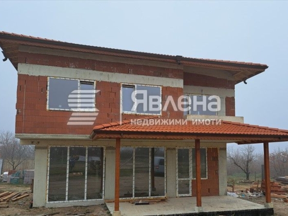 Къща в с. Приселци, Област Варна - 203 кв.м за 1306 €/кв.м - Снимка #1
