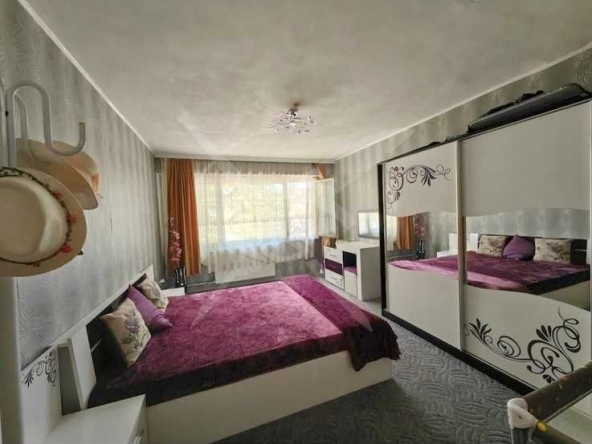 Многостаен апартамент в Бургас, Изгрев - 75 кв.м за 2000 €/кв.м - Снимка #1