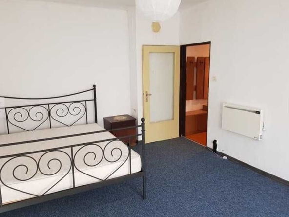 Двустаен апартамент в София, Гоце Делчев - 75 кв.м за 2014 €/кв.м - Снимка #1