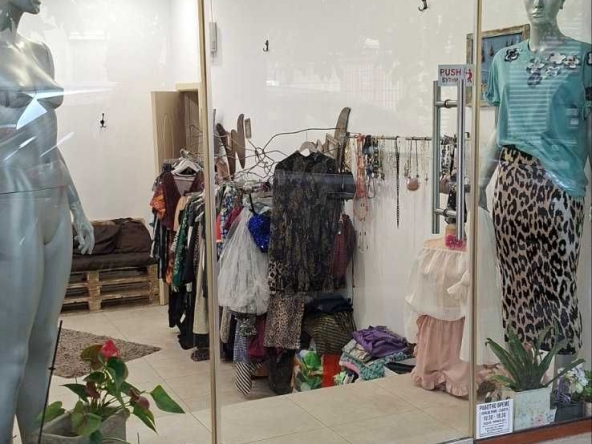 Дава се под наем Магазин в Варна, Лятно кино Тракия - 22 кв.м за 229.5 € - Снимка #1