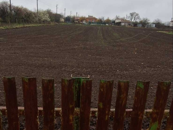 Парцел в с. Златия, Област Добрич - 3390 кв.м за 6 €/кв.м - Снимка #1