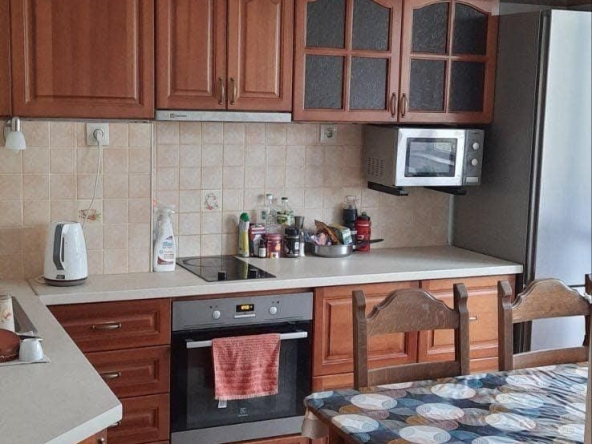 Дава се под наем Тристаен апартамент в София, Лозенец - 100 кв.м за 649 € - Снимка #1