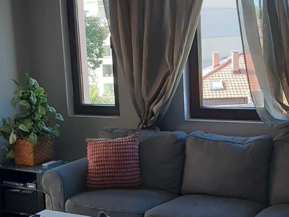 Дава се под наем Тристаен апартамент в Пловдив, Център - 70 кв.м за 548.25 € - Снимка #1