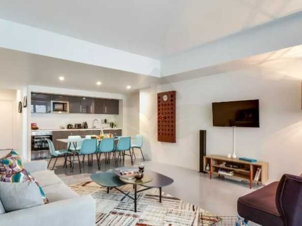 Дава се под наем Тристаен апартамент в Пловдив, Кючук Париж - 83 кв.м за 336.6 € - Снимка #1