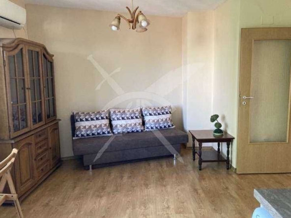 Дава се под наем Тристаен апартамент в Пловдив, Център - 75 кв.м за 488.58 € - Снимка #1