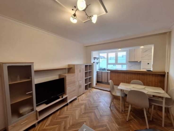 Дава се под наем Тристаен апартамент в София, Младост 4 - 77 кв.м за 726.75 € - Снимка #1