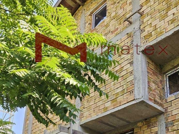 Къща в с. Казашко, Област Варна - 500 кв.м за 980 €/кв.м - Снимка #1