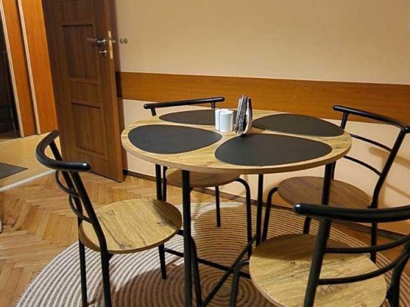 Дава се под наем Двустаен апартамент в София, Иван Вазов - 80 кв.м за 700 € - Снимка #1