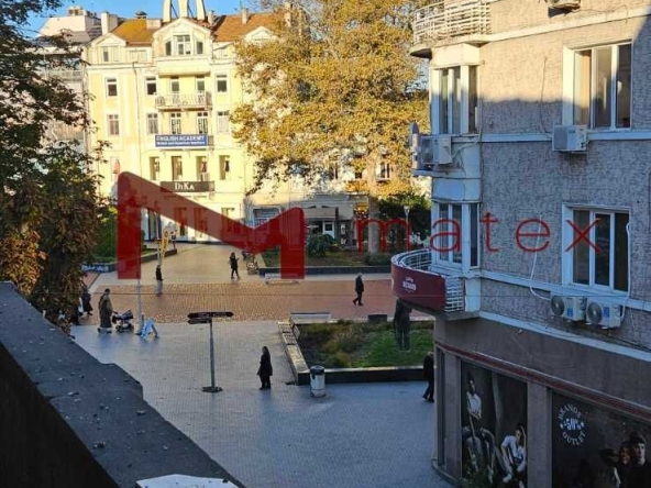 Тристаен апартамент в Варна, Операта - 85 кв.м за 2824 €/кв.м - Снимка #1