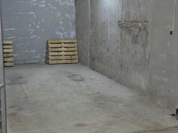 Дава се под наем Гараж / Паркомясто в Велико Търново, Бузлуджа - 65 кв.м за 99.45 € - Снимка #1