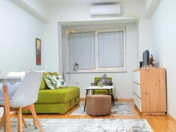 Дава се под наем Тристаен апартамент в Пловдив, Централна гара - 88 кв.м за 290.7 € - Снимка #1