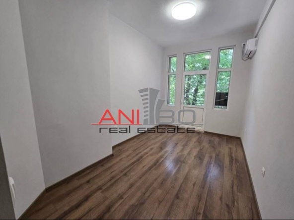 Дава се под наем Офис в София, Център - 130 кв.м за 1376.49 € - Снимка #1