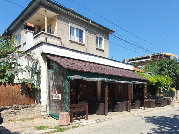 Дава се под наем Заведение в Асеновград - 150 кв.м за 682.89 € - Снимка #1
